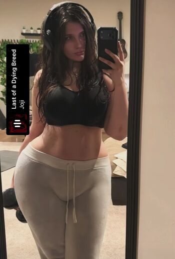 Aimie Valencia