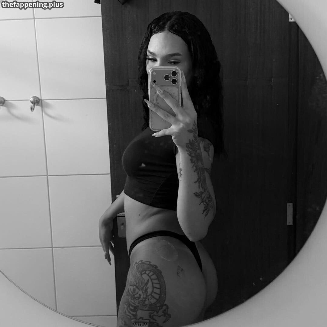 Remarkable_Desk_3031 / u Foto OnlyFans Nua #3